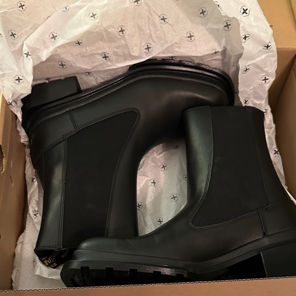 MAYBOLE Square Toe Chelsea Boots